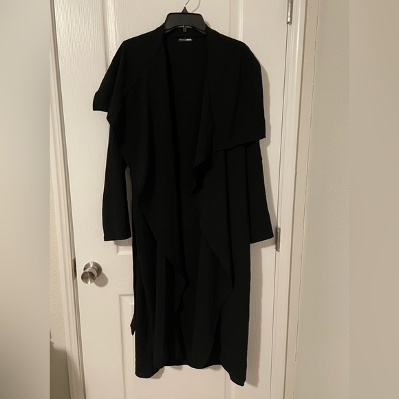 Fashion nova, brand new, never worn - Picture 2 of 3